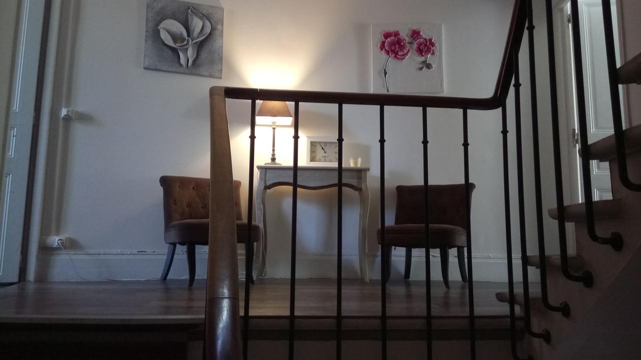 マニー・アン・ヴクサン Maison De Ville Bed & Breakfast エクステリア 写真