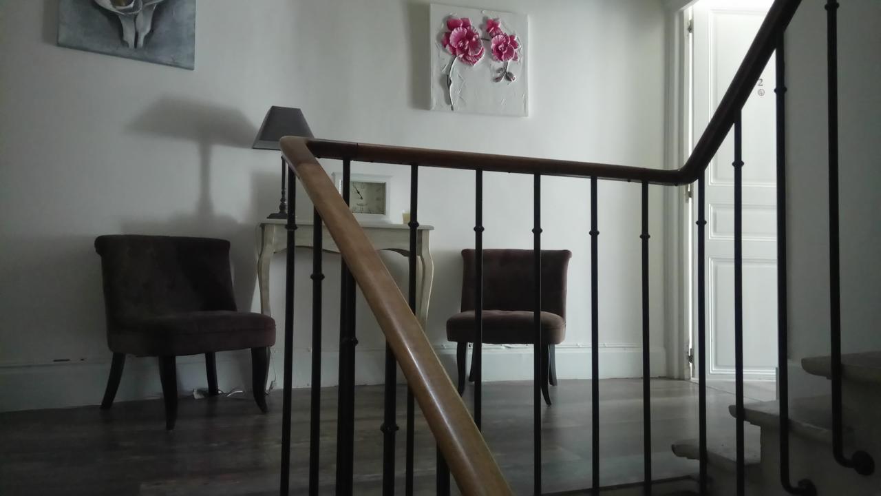 マニー・アン・ヴクサン Maison De Ville Bed & Breakfast エクステリア 写真