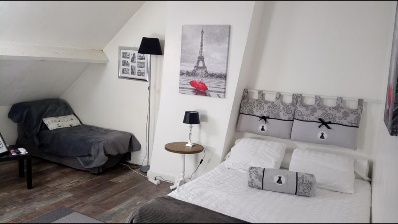 マニー・アン・ヴクサン Maison De Ville Bed & Breakfast エクステリア 写真